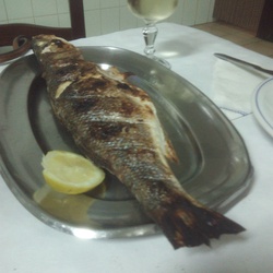 Robalo assado
